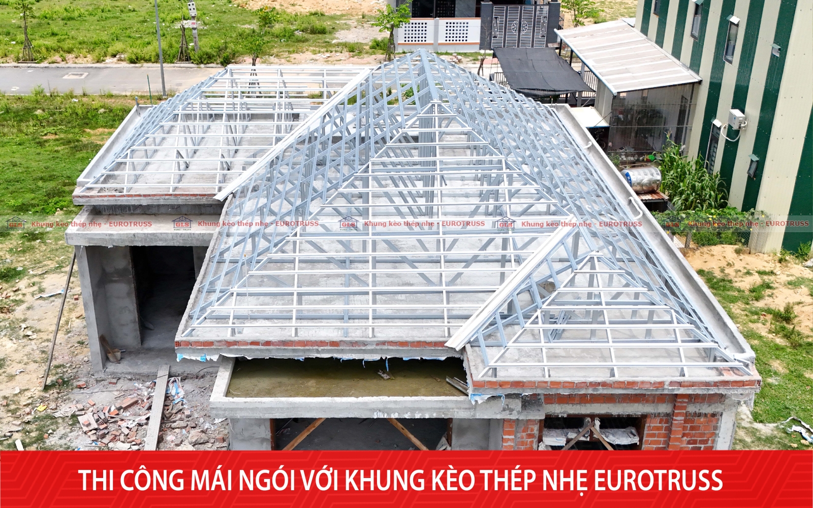 Tiến độ thi công mái ngói tại Bình Định – Hoàn thiện khung kèo thép nhẹ